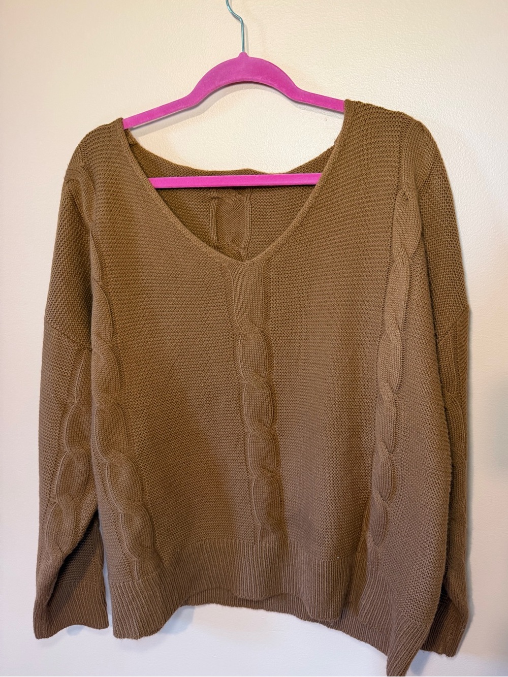 Women's Cable Knit V-Neck Sweater - Brown